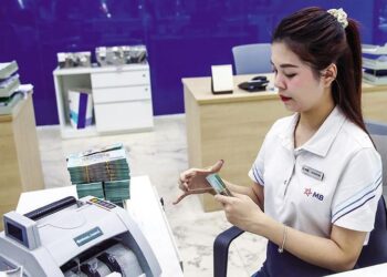 Tín dụng tăng vọt, vốn chảy mạnh vào lĩnh vực ưu tiên