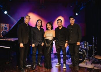 Nhạc Trịnh được dịch sang tiếng Anh