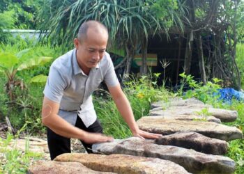 Người giúp đá ngân nga