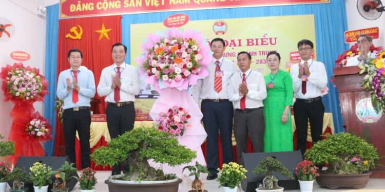 Đại hội đại biểu Hội Nông dân xã Hưng Khánh Trung (Vĩnh Long) lần thứ I, nhiệm kỳ 2025 – 2030: “Đoàn kết – Dân chủ – Đổi mới – Hợp tác – Phát triển”