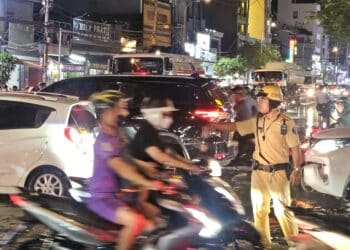 TẤM LÒNG NHIỆT HUYẾT CỦA TRẠM CSGT ĐA PHƯỚC GIỮA BIỂN NƯỚC TRIỀU CƯỜNG