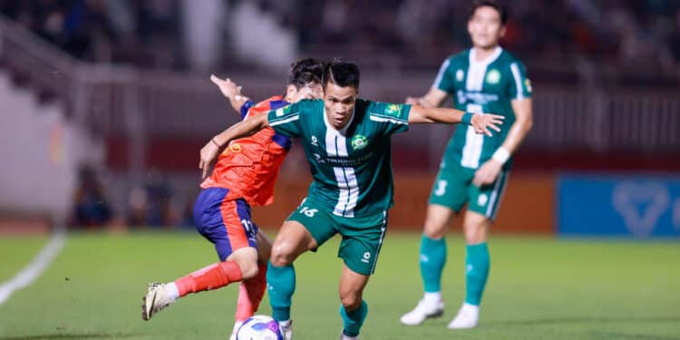 Thầy trò HLV Nguyễn Việt Thắng ngược dòng thành công, giành chiến thắng trên sân Thống Nhất