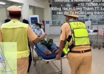 CSGT hỗ trợ tài xế có dấu hiệu đột quỵ trên cao tốc TP.HCM – Long Thành – Dầu Giây