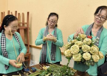 LAN TỎA TINH THẦN ĐẠI ĐOÀN KẾT TỪ HỘI THI CẮM HOA BẰNG LÁ DỪA