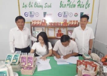 Lễ ký kết hợp tác phát triển bền vững ngành hàng gạo