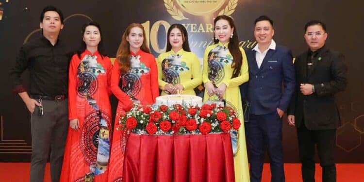 Hành Trình Kết Nối Yêu Thương Việt Nam nhiều cảm xúc đong đầy của 10 năm một chặngđường gắn kết yêu thương