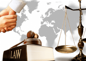 Tình huống pháp lý liên quan phát tán ‘clip nóng’ trên mạng xã hội và vụ 235 người nhập viện sau khi ăn bánh mì