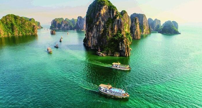 Vịnh Hạ Long được UNESCO ghi danh Di sản thiên nhiên thế giới