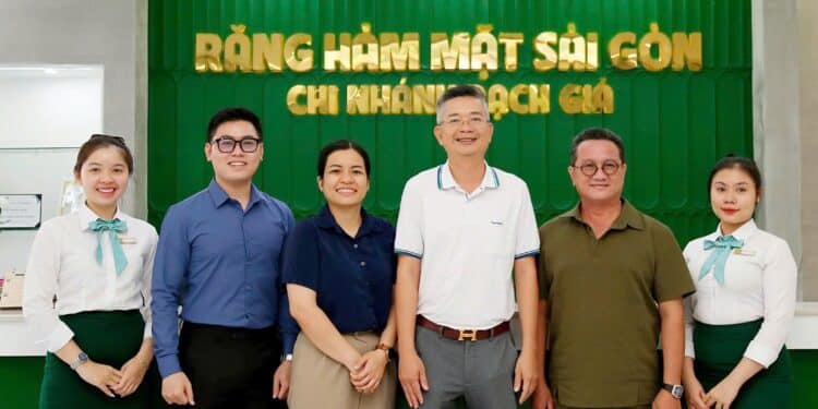 Hiệp hội Phát triển văn hoá cộng đồng Việt Nam thăm và làm việc với bệnh viện Răng Hàm Mặt Sài Gòn tại An Giang