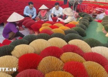 Giữ lửa làng nghề Tết Việt trong dòng chảy hiện đại