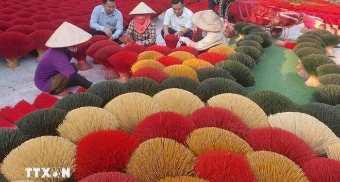 Giữ lửa làng nghề Tết Việt trong dòng chảy hiện đại