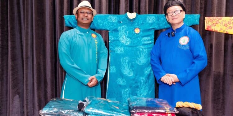 NTK Hà Văn Lợi giới thiệu Áo dài Ngũ thân – Lan toả giá trị truyền thống, một nét văn hoá cộng đồng