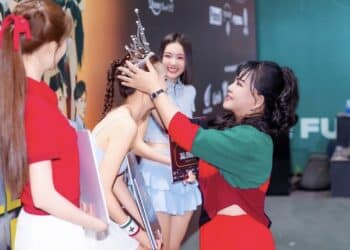 Nghệ nhân kim hoàn quốc gia Hồ Thị Thanh Hương (Hội viên Hiệp hội VCCDA): Người thổi hồn vào vương miện nhan sắc Việt